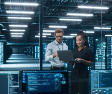 Como os data centers estão fazendo para reduzir o impacto ambiental? 