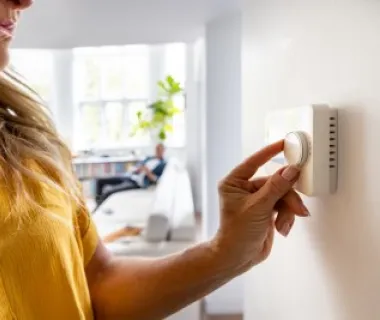 Como economizar energia no verão: 8 dicas de eficiência