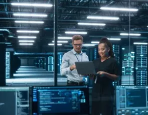 Como os data centers estão fazendo para reduzir o impacto ambiental? 
