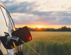 Como funciona um carro elétrico: guia completo sobre a tecnologia