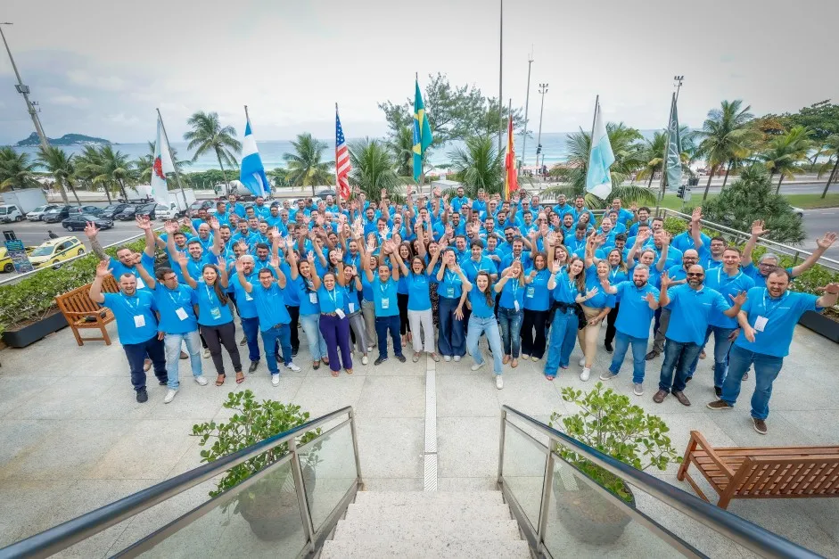 Time (re)energisa comemorando resultados. 