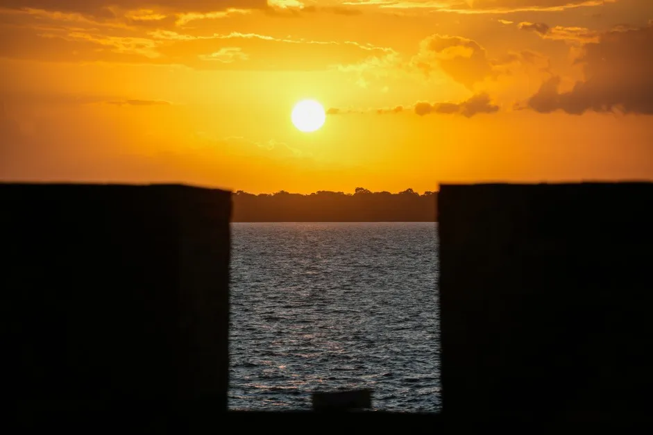 Pôr do sol em Belém do Pará durante a COP 30. Confira o resumo da cop 30 que fizemos